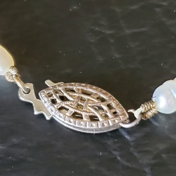 Vintage Sterling Silver and Freshwater Pearl Bracelet - Picture 5 of 10